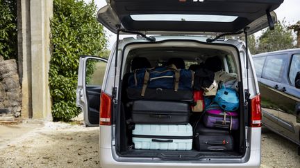 Les prix des locations de voitures augmentent, comment faire baisser la facture ?
