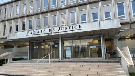 Accusée d'avoir commandité le meurtre de son mari, Delphine Pinto condamnée à 30 ans de prison, dans l'Oise